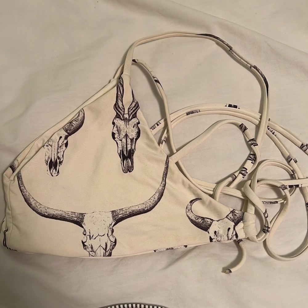 Boys and Arrows Bikini Top - Picture 2 of 3